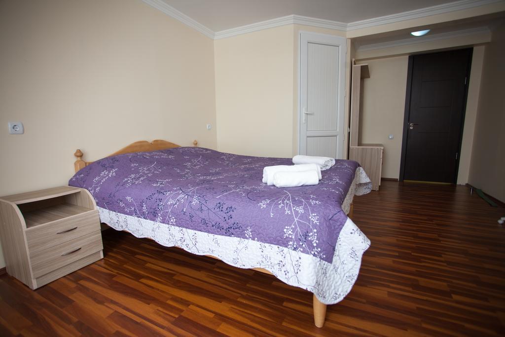 Mestiatour Guest House Szoba fotó