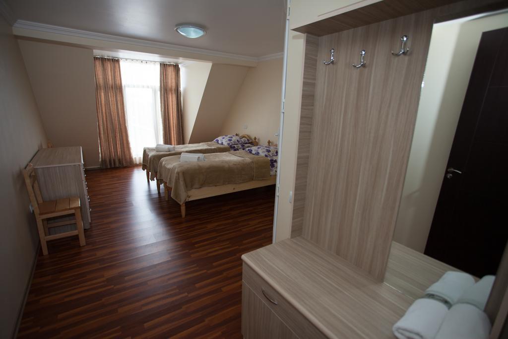 Mestiatour Guest House Szoba fotó