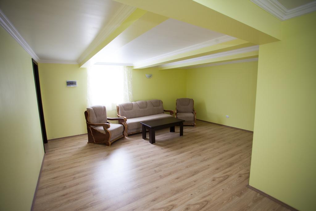 Mestiatour Guest House Kültér fotó